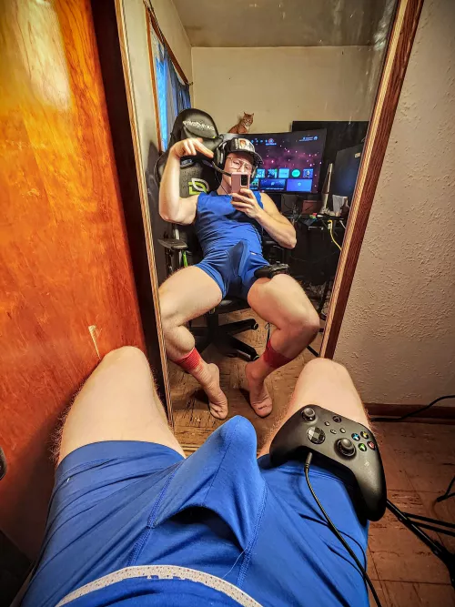 Would you grab my joystick while I'm gaming? Let me know  ⤵️ I wanna see if you can make me moan while I game with my bros 