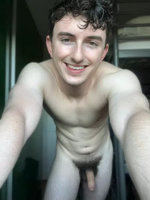 1v1 me in Smash Bros! Loser has to bottom… 😆