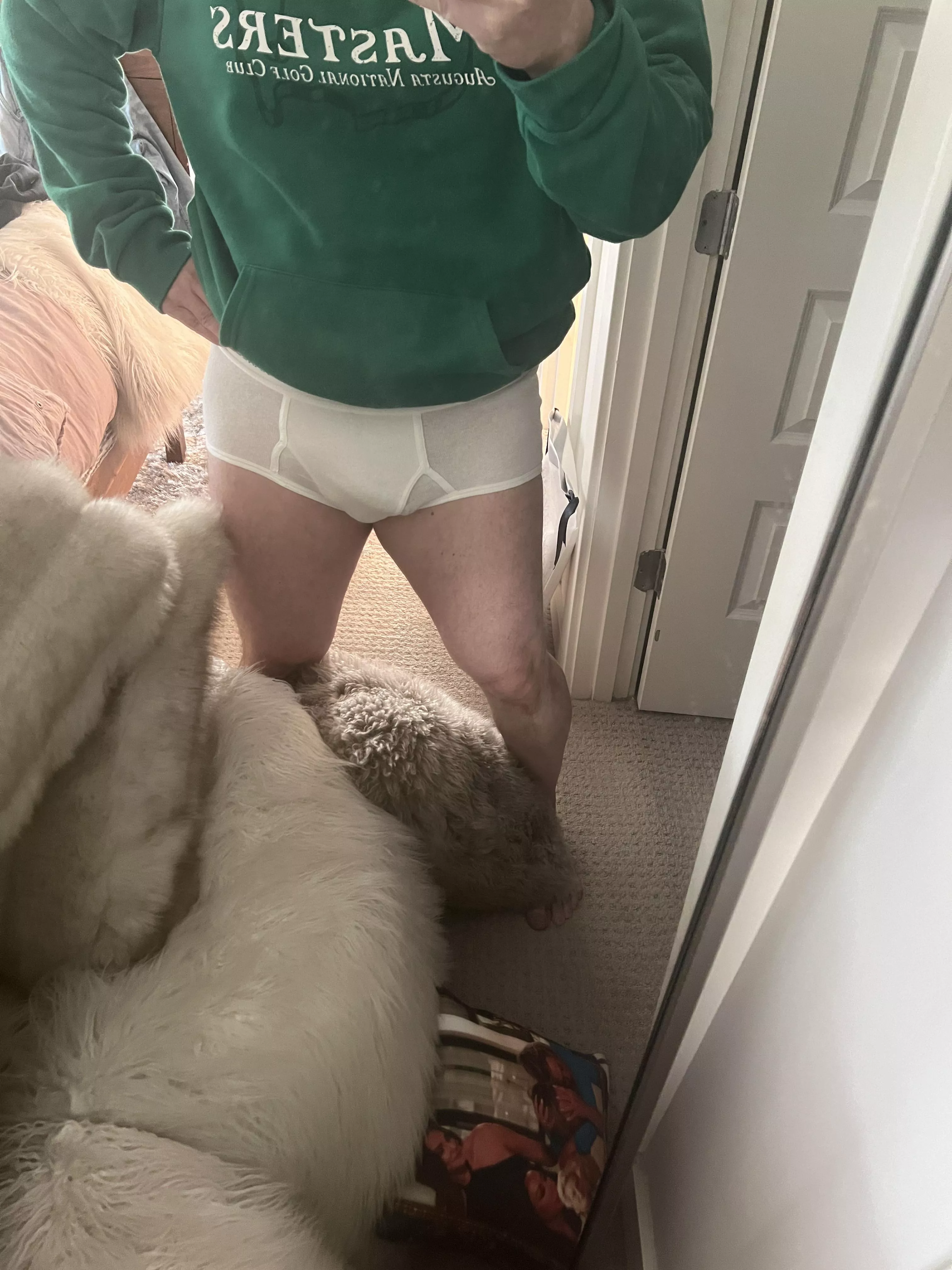 Been wearing classic Hanes lately.. always like the fit and look