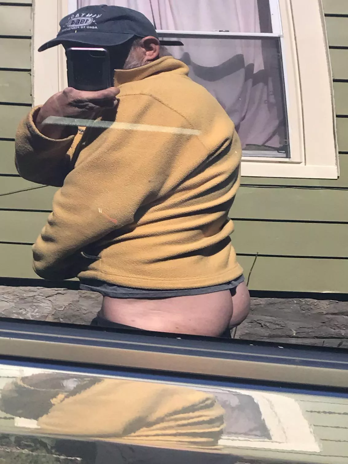 Couldn’t resist reflection on a car