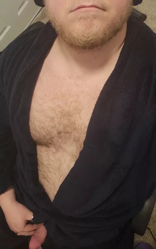 Got a nice thick surprise under this robe for ya 😈