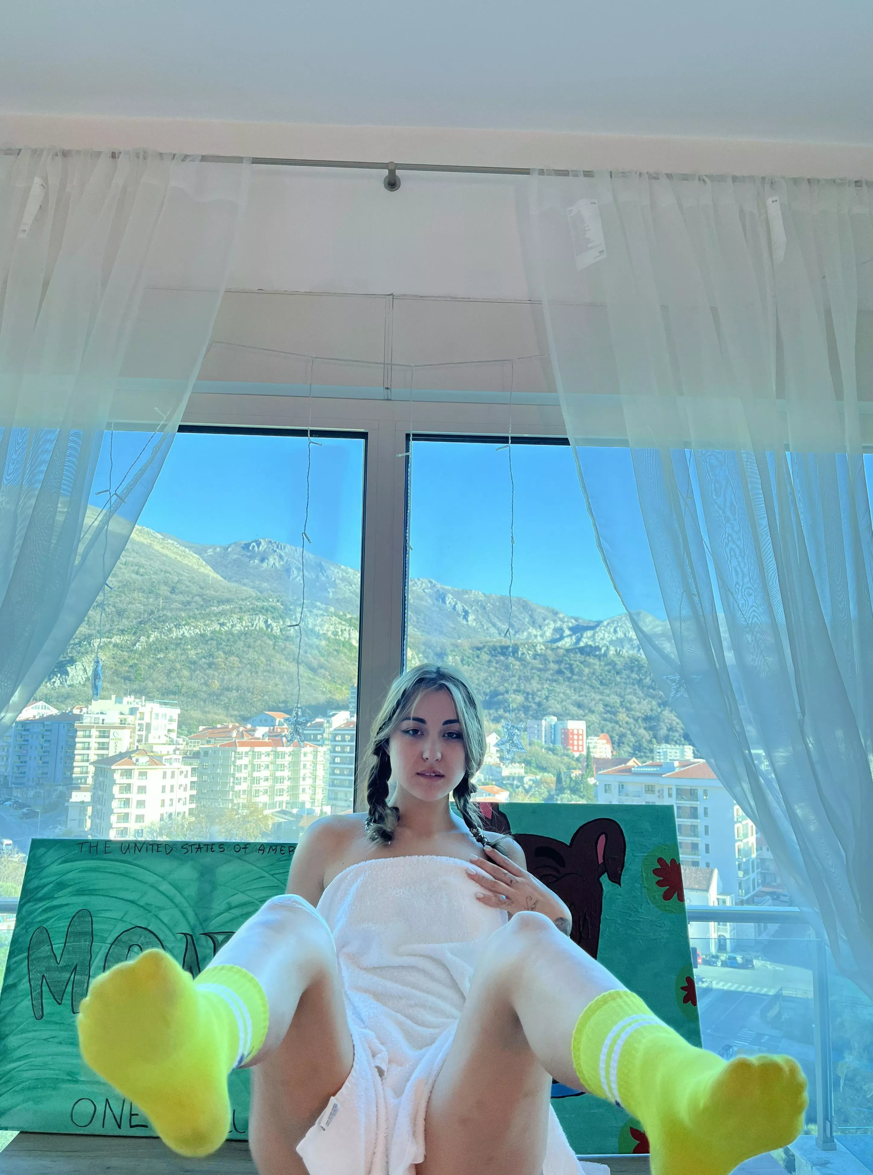 Help me to take it off (no hands)