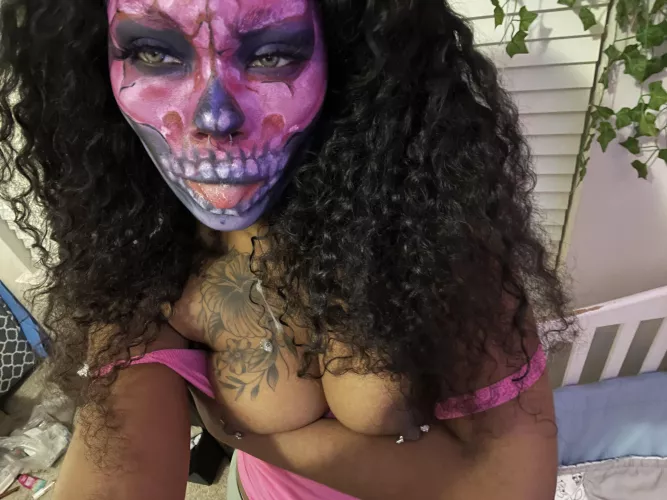 I need my face paint mess up ;)