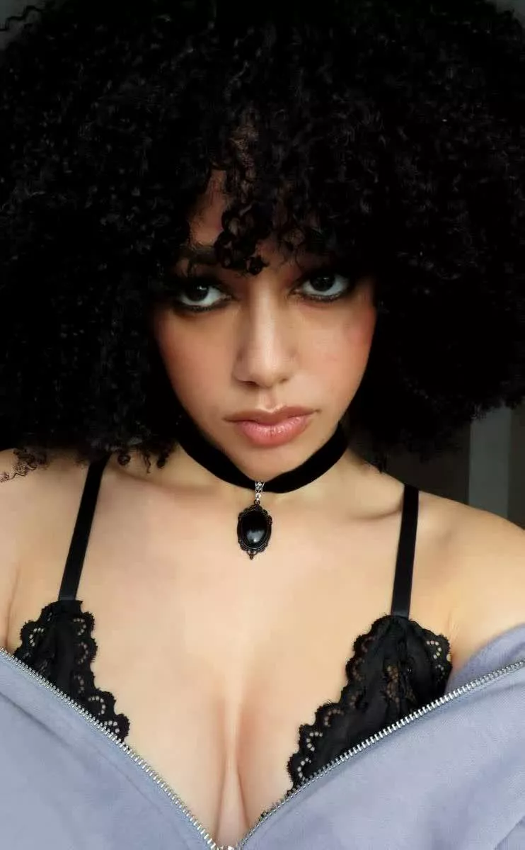 Do you like my outfit?