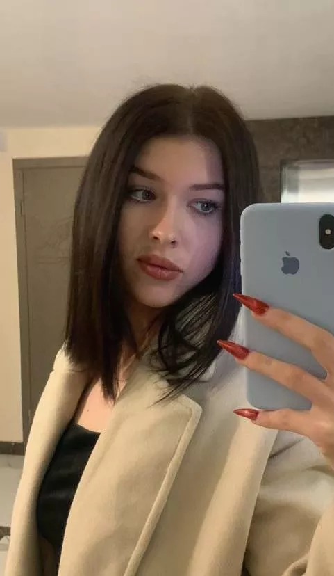 Do you like skin tight dresses?