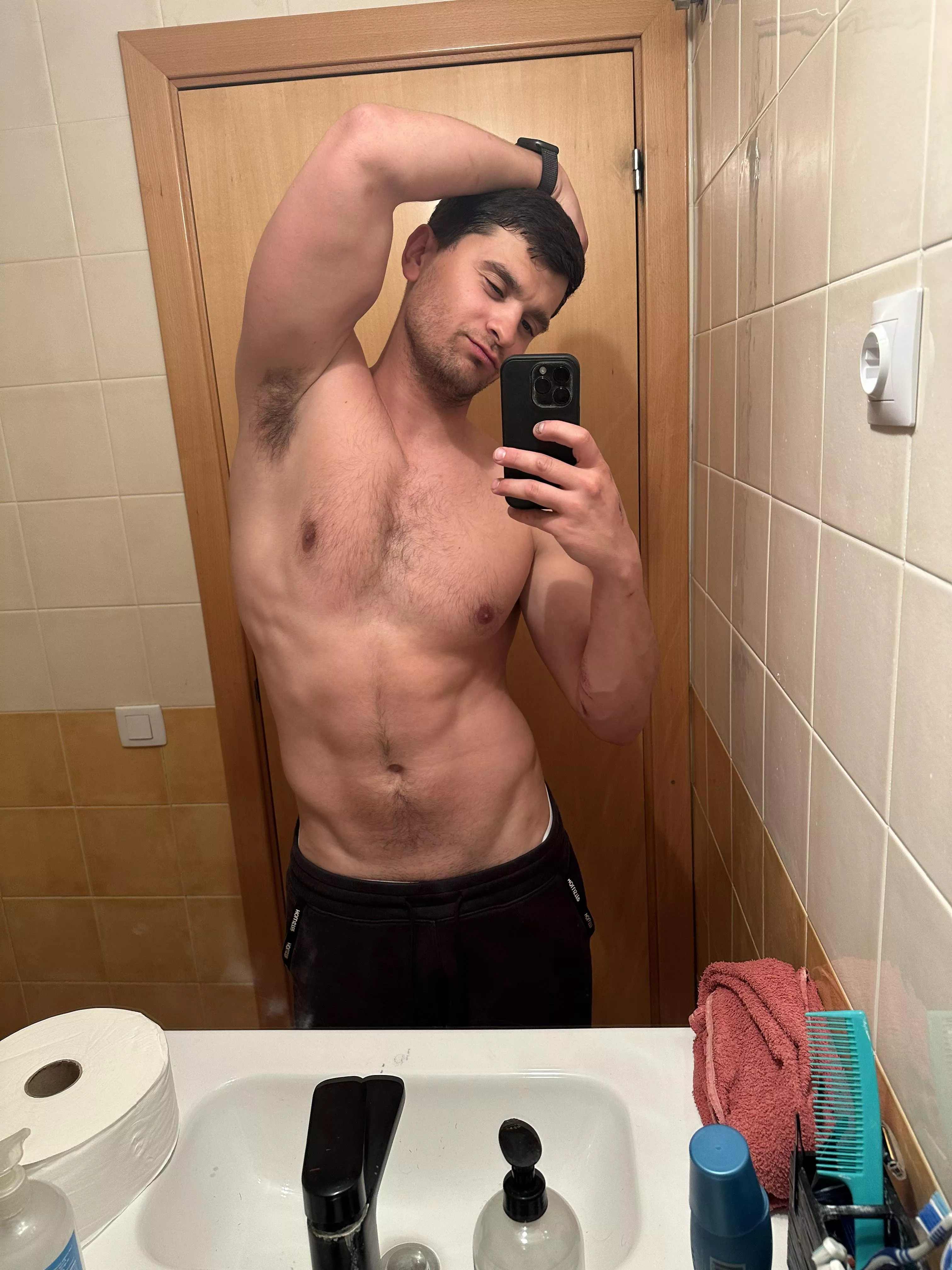 I think they will be the most brutally hot armpits you will see today🤤🥵