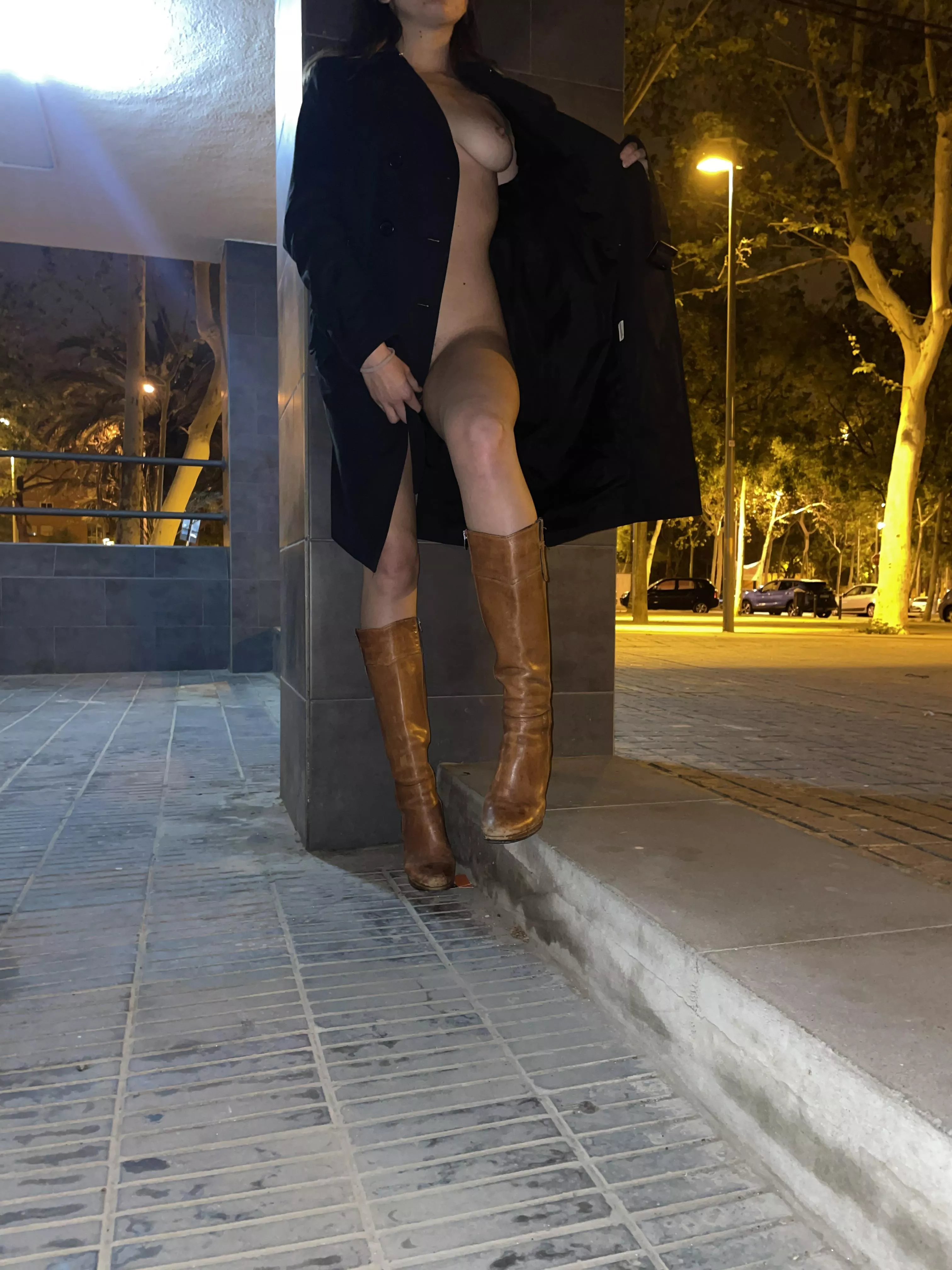 I was so horny getting naked in the street