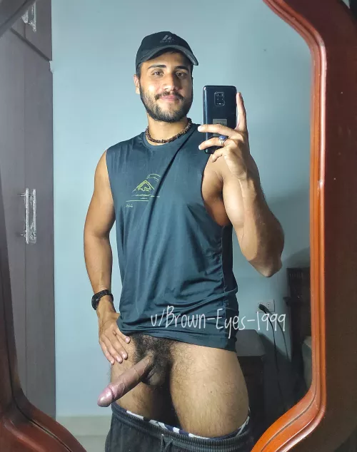 I would like to have someone here who will let me use him like a toy 😈😏.