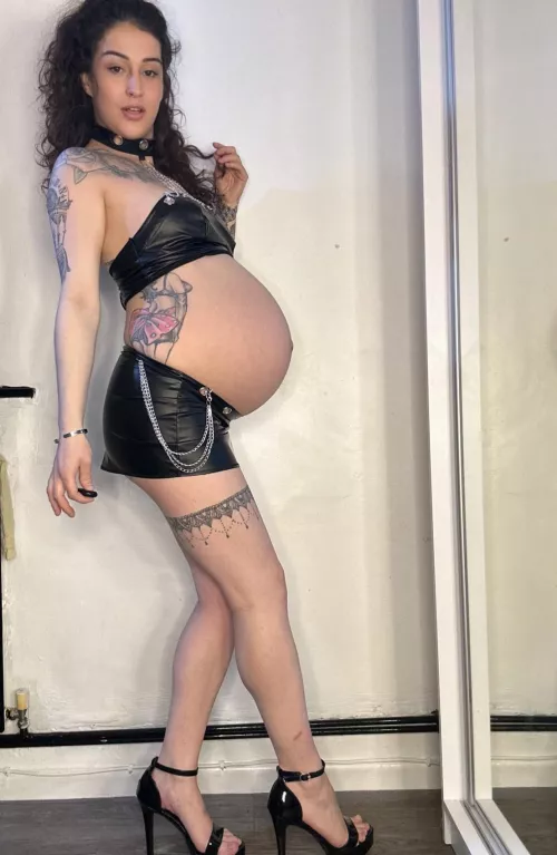 Pregnant, naughty, British, hot and horny!