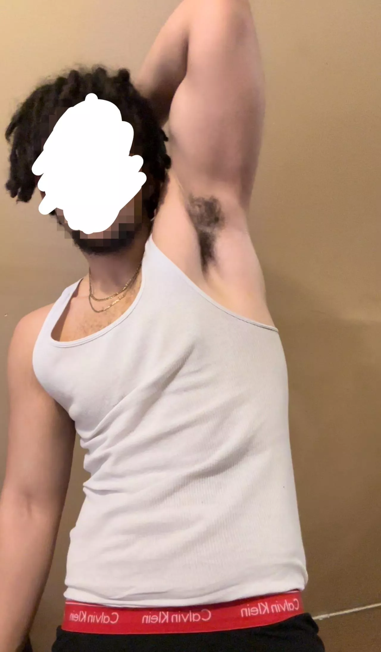 sweaty pits after the gym 💦👿 Smell em? 💯 @hungm1ke