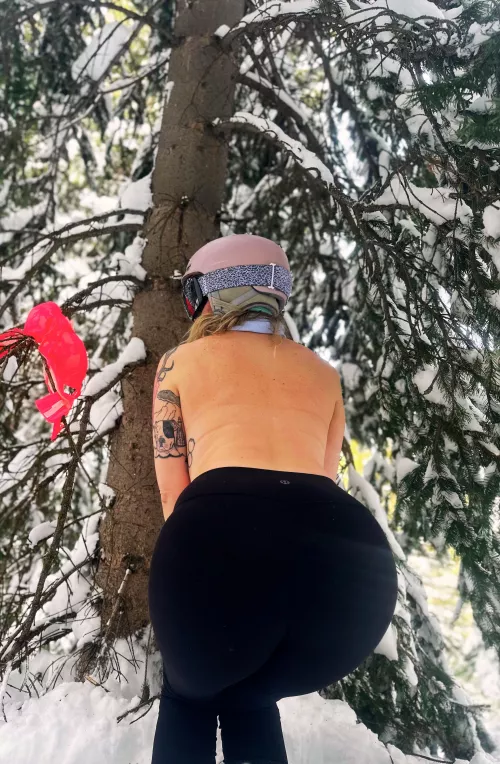 would you slip these lulu's off of me even though we're outside?