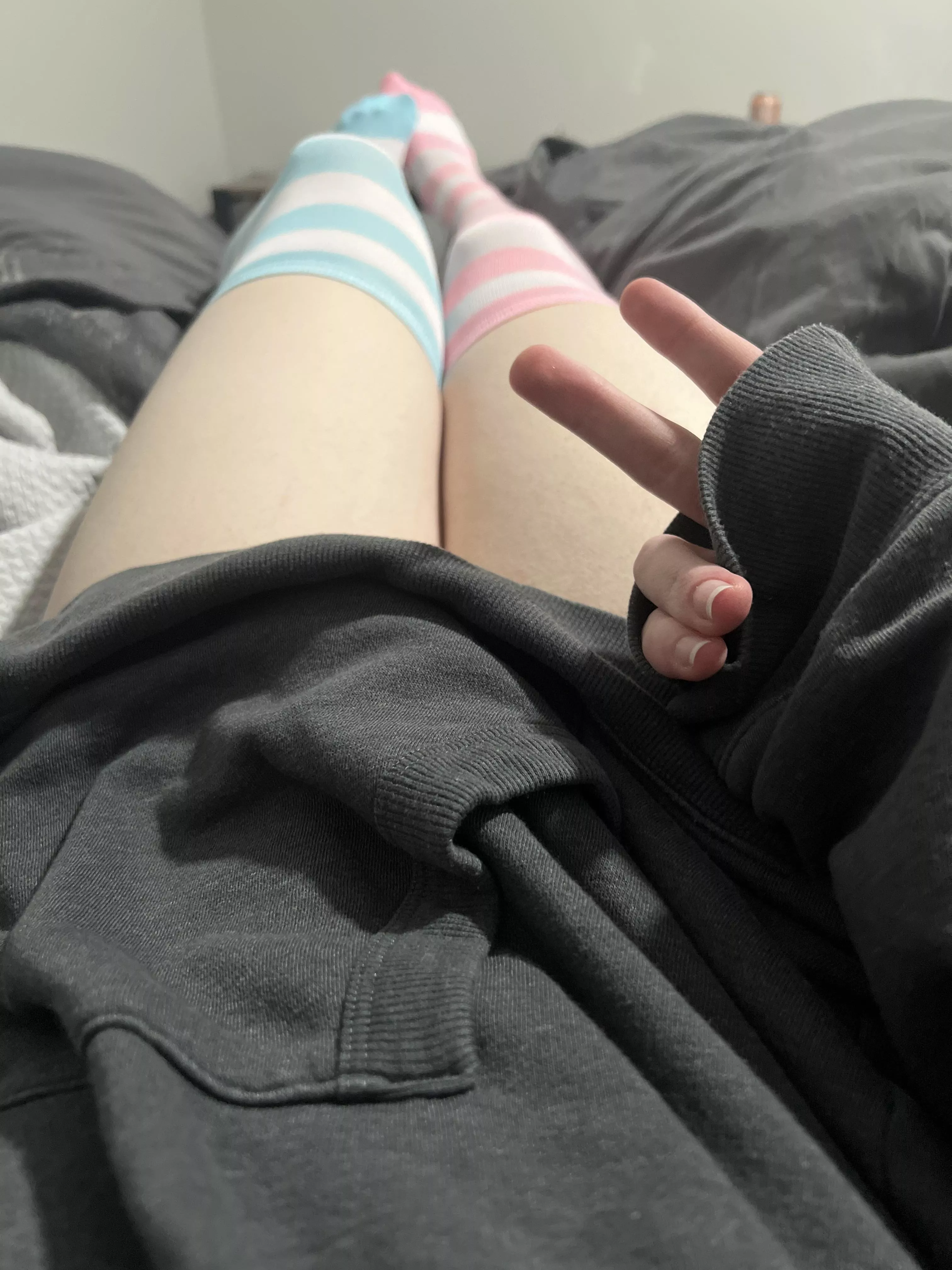 cotton candy color thigh highs :3