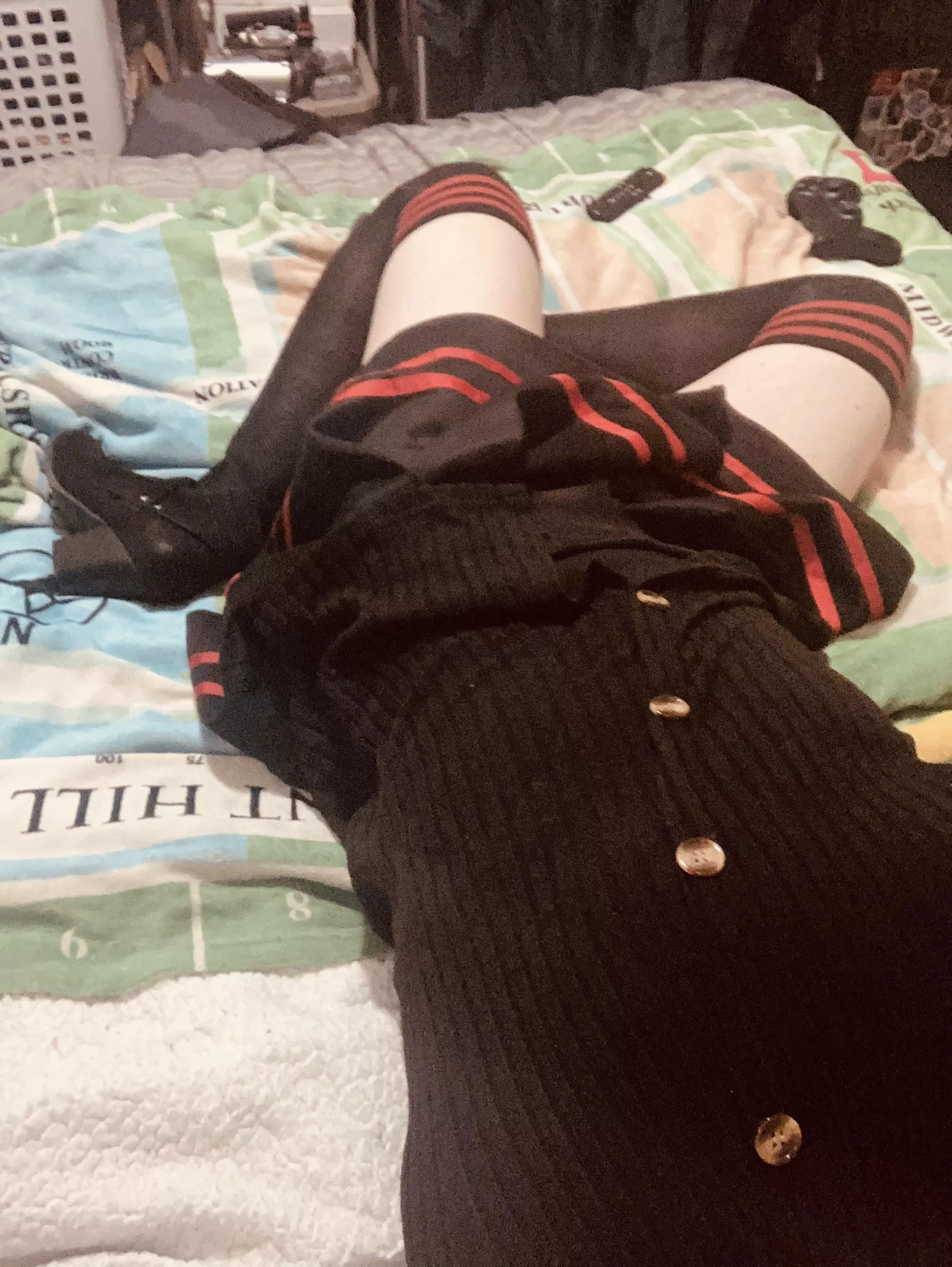 I feel like a character from heathers in this outfit