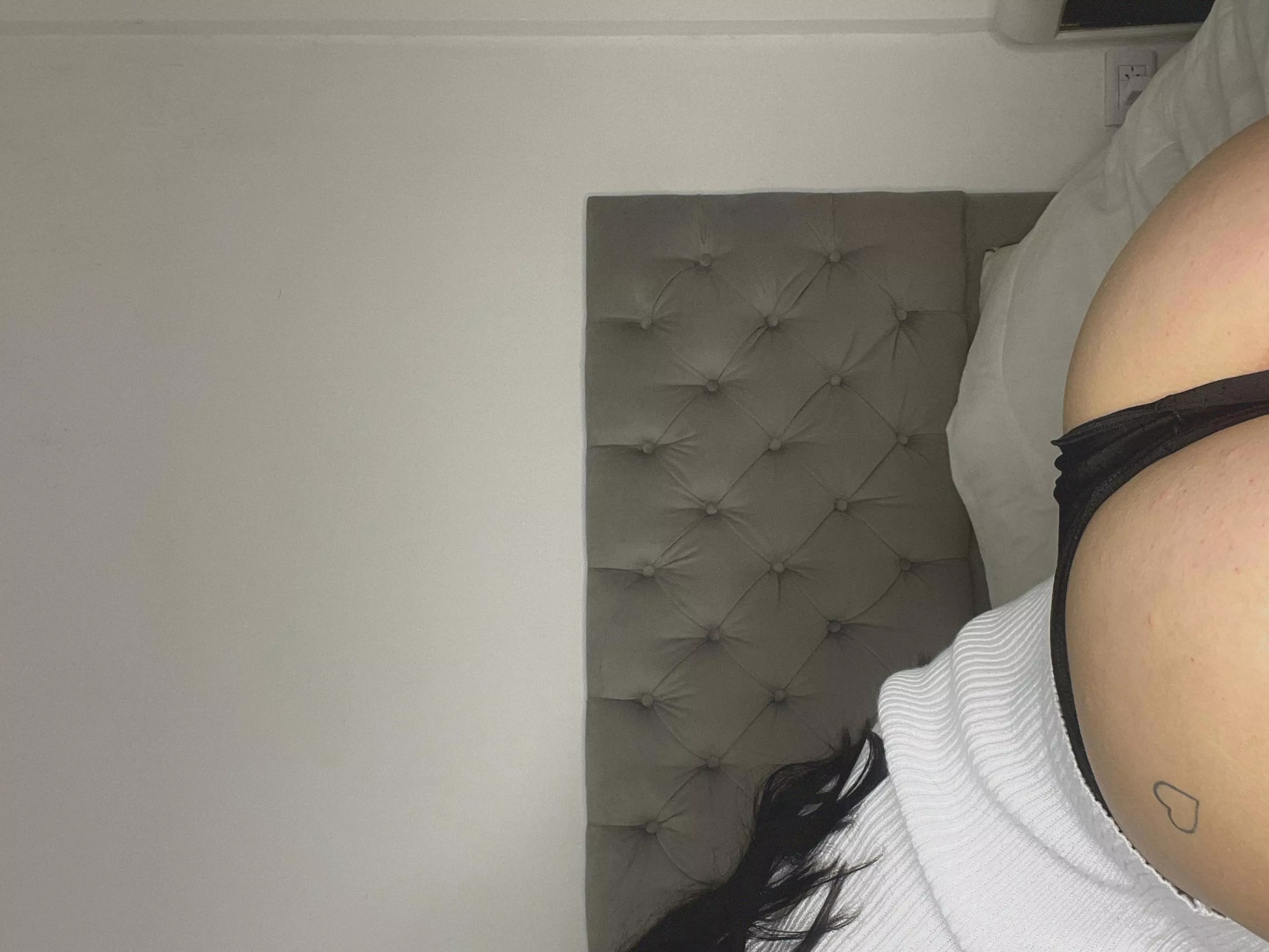 Let's play while I crawl on the bed with my little ass.