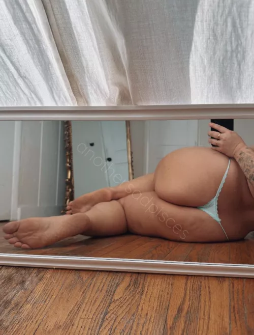 Nothing wrong with a few dimples in your booty