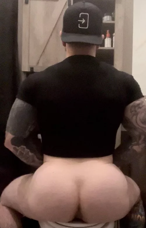  Goth bubble 🌙🍑