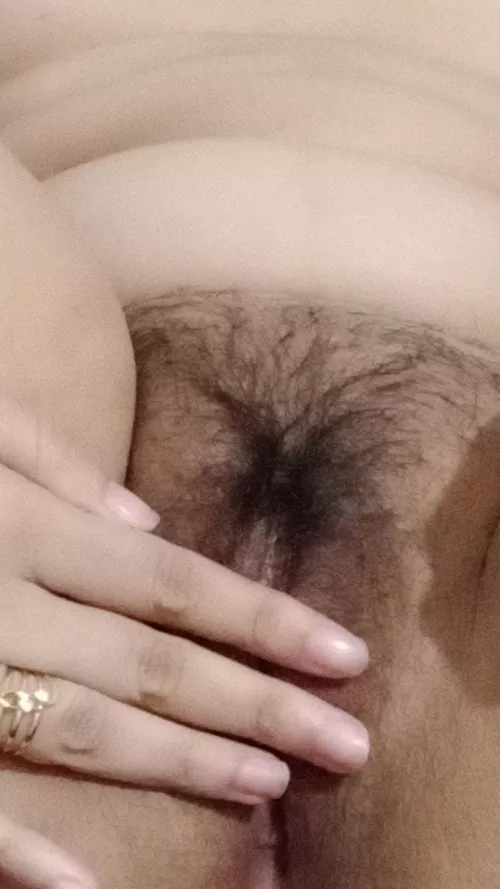 I let my pussy hair grow, goodbye razors, I feel so happy naturally, what do you think