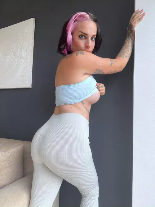 If you’re into plus sized women you’ll enjoy me