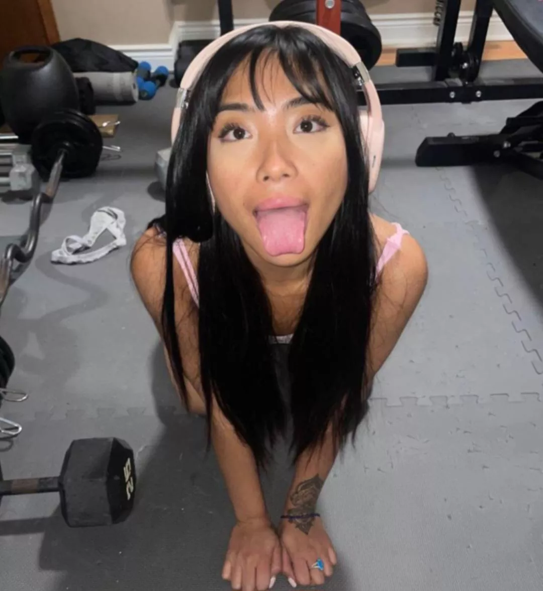 my face needs breeding and pussy needing smashing (f) 