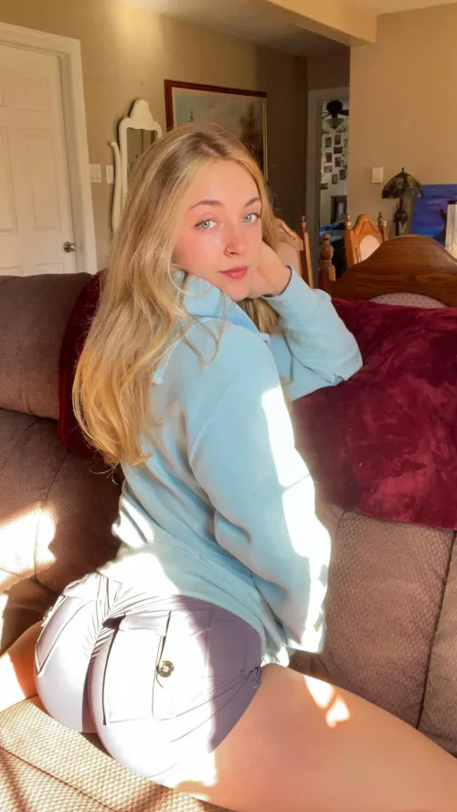 Natalie Grace (@nextdoornatalie.1)