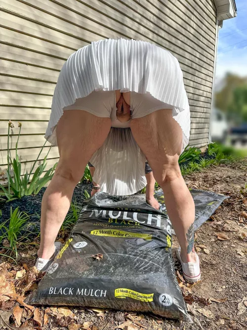 Probably more stretch marks than cellulite, but the neighbor doesn't mind...