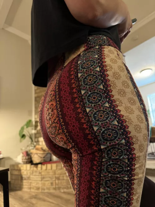 The pattern really shows off my ass