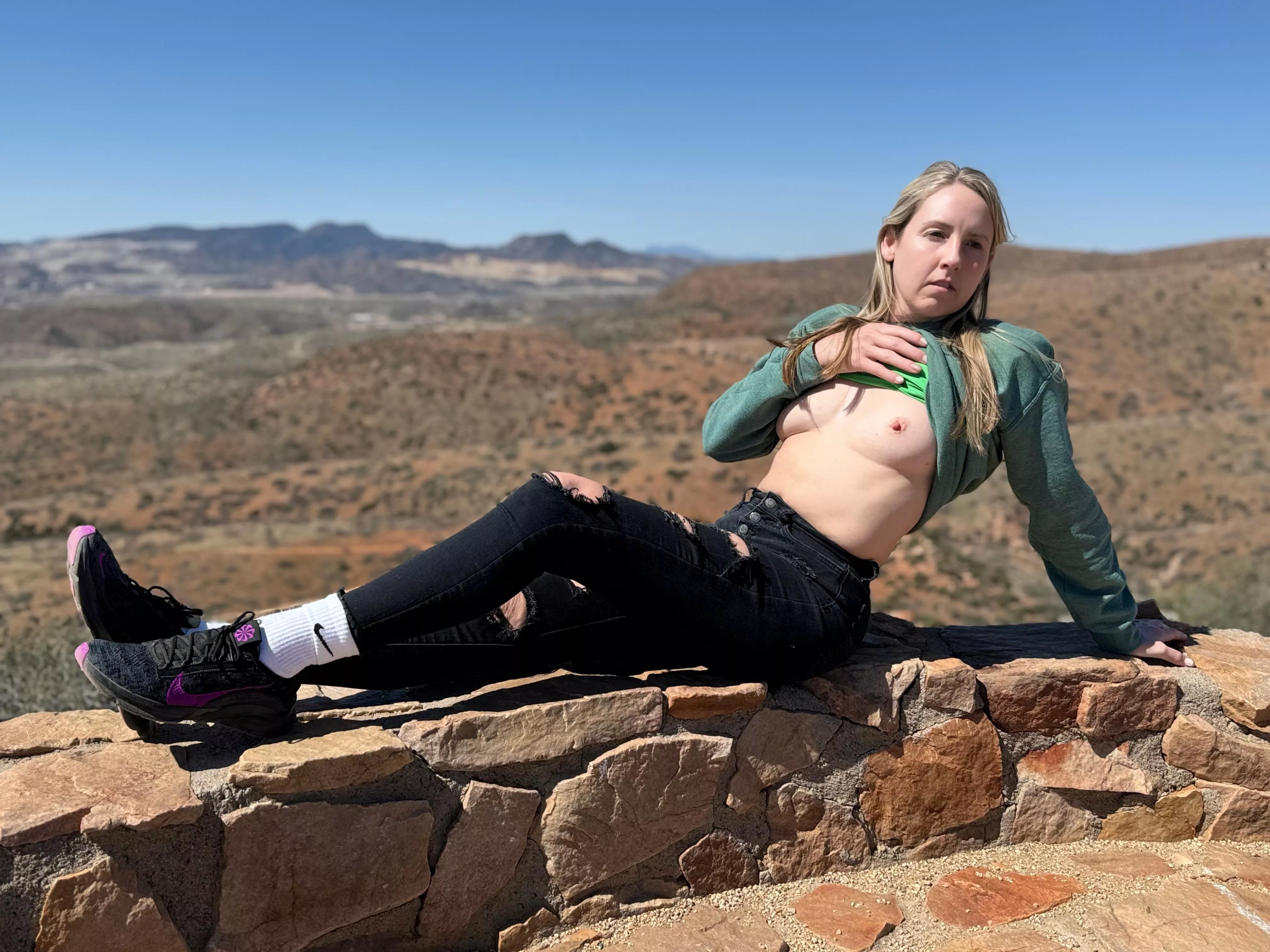 The view is absolutely stunning and captivating, much like the two small mountains beneath my shirt @Amandastarrly