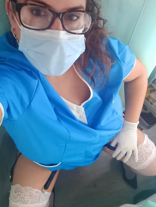 Can I just lean the chair back between my legs