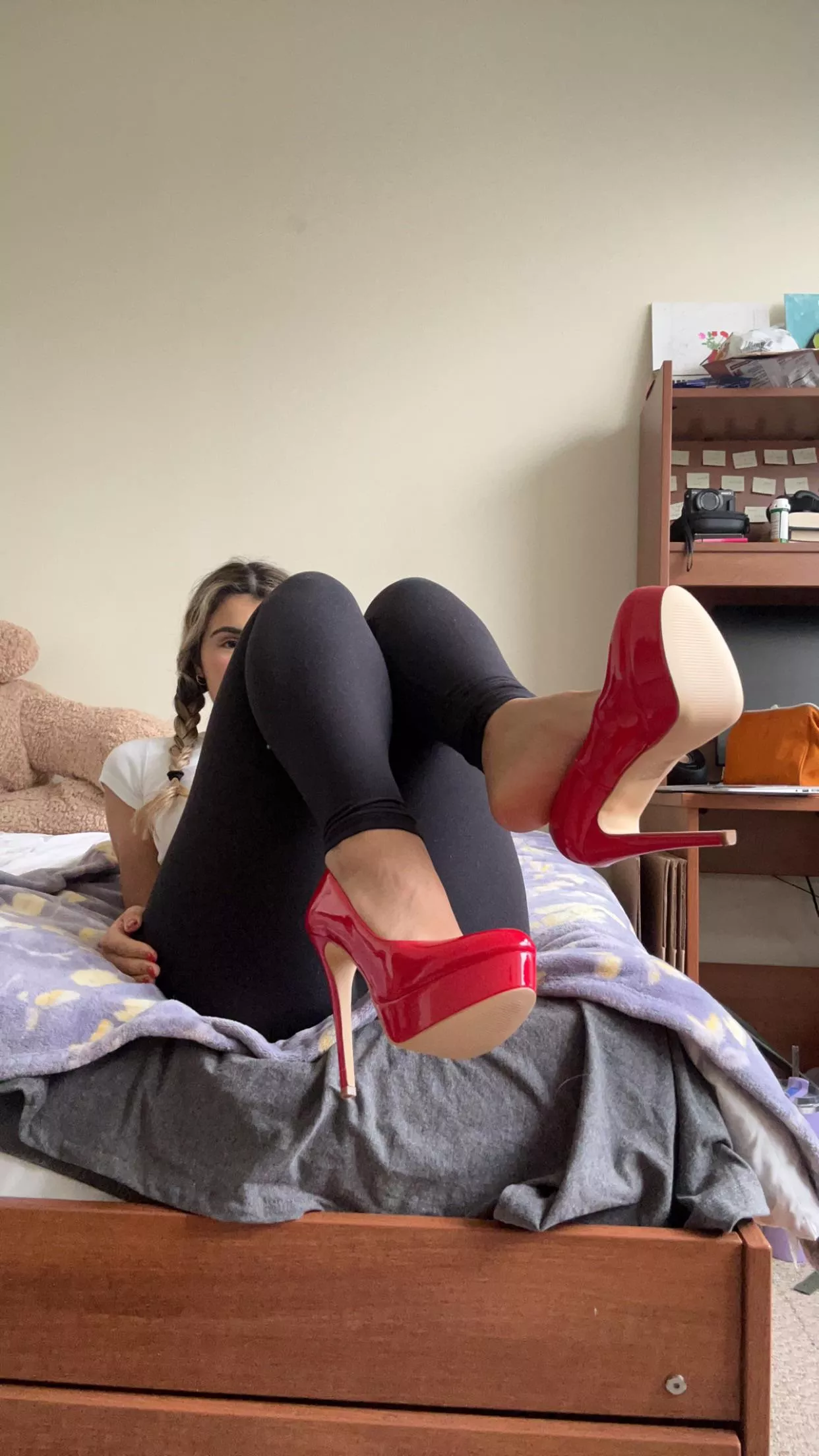 Do men like red heels?