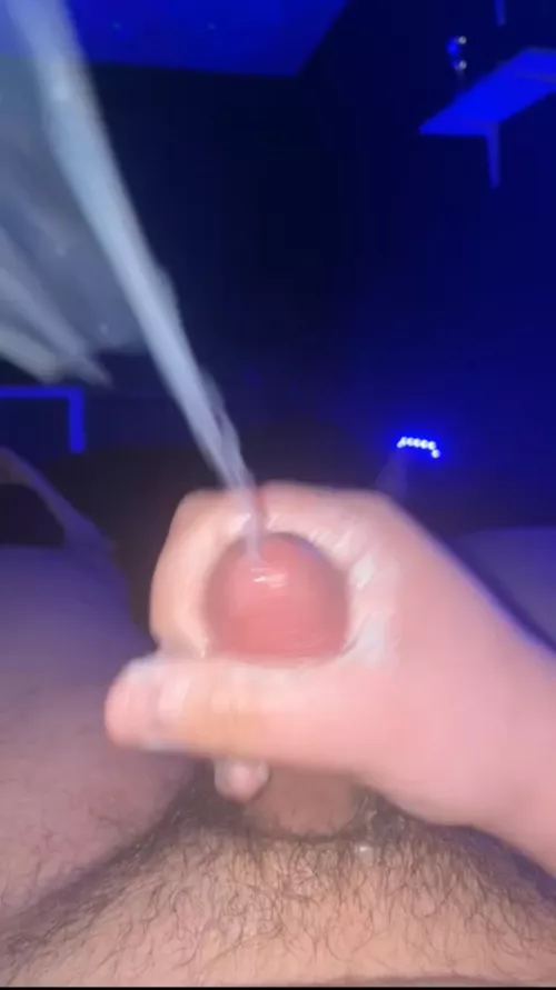 intense cumming to Latina soles 😏