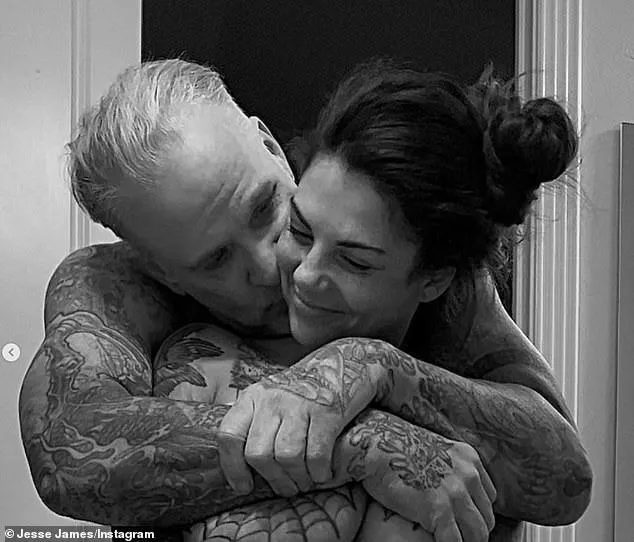 Why are people saying Bonnie got divorced and she’s coming back unless I missed massive news no she’s not she is still with Jessie at least for now