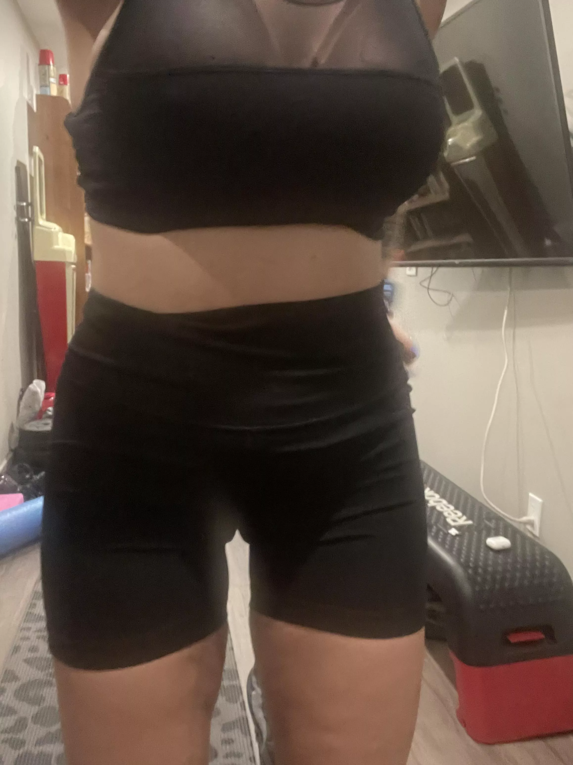 Workout Wednesday in this little outfit😍