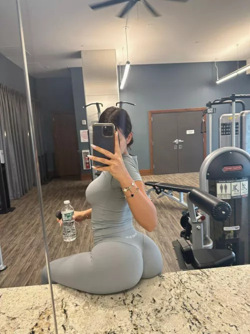 Would you spot me if I asked you nicely? [F]