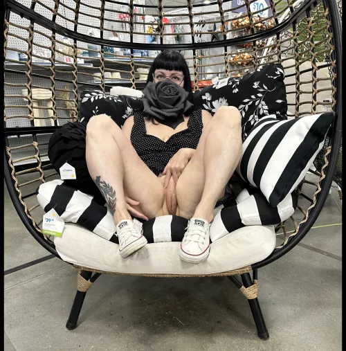 You're guaranteed a flash when you cum shopping with me!