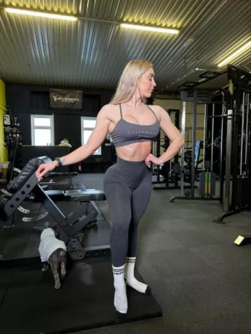 Do you like what I'm wearing ?