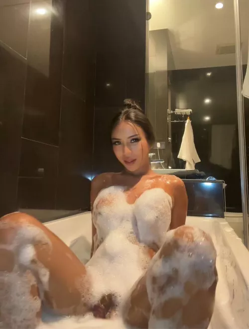 Do you want to join me in my bathtub? 🥰