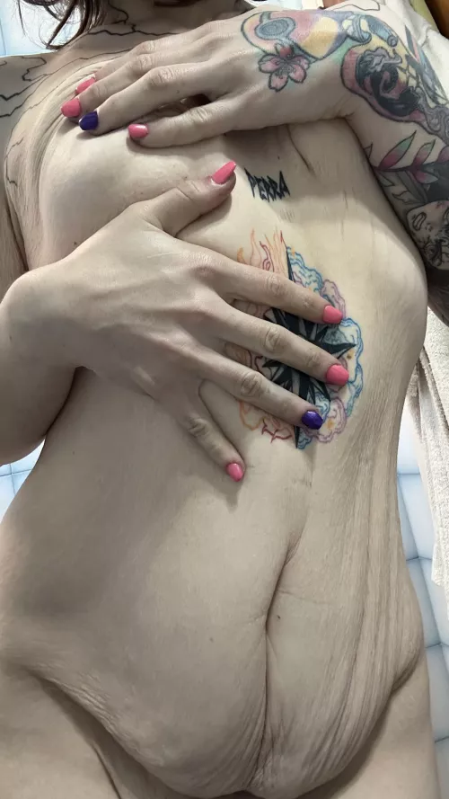 Just got my nails done yesterday 🥰 just getting the hot girl boost