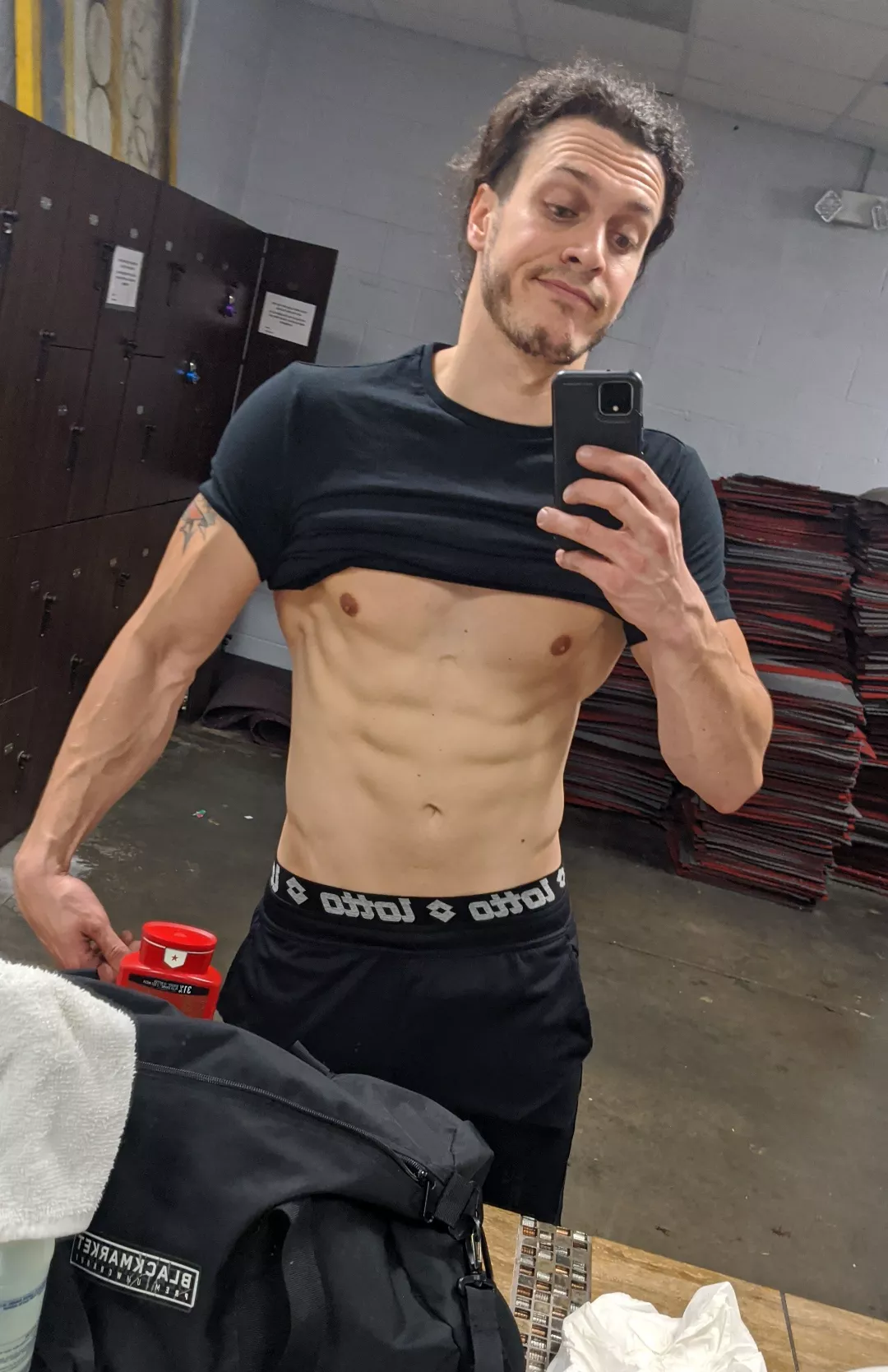 Kiss my abs while I flex 