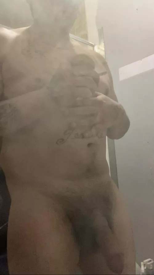 Late night s(m)oke sesh ..🤣🤣💯💯💨💨💨🍆🍆🍆