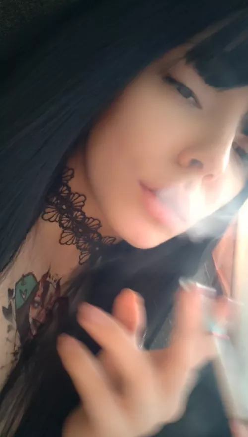 Need somebody to spray all his kids all over my tongue, who is up for it today