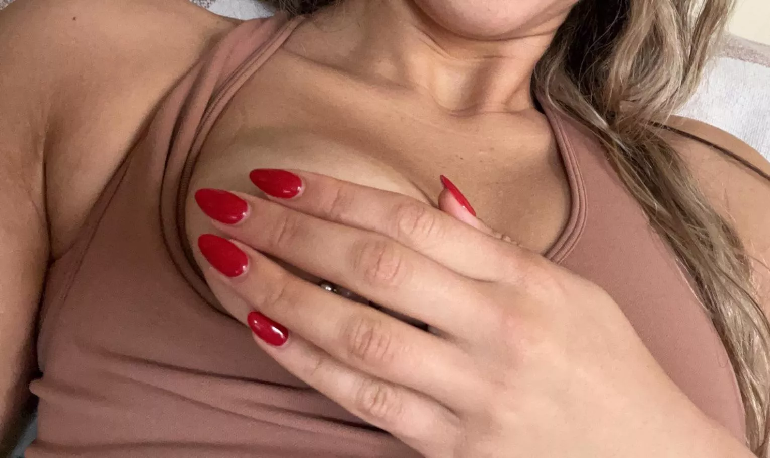 Red is my favorite nail color, whats yours 