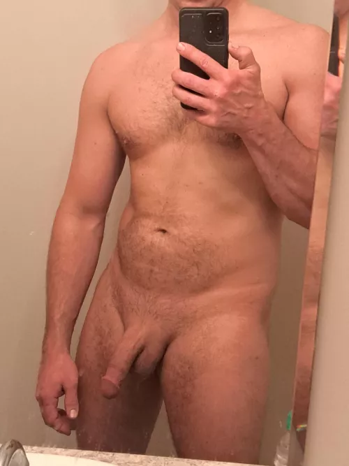 [34] Been in the gym working on my dadbod 🤟