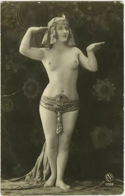 Dear Sirs and Madames, I must caution you to take utmost care during your Egyptian travels. Misunderstandings abound! As a cautionary tale I present the sight that awaited me when I requested from our guide to see a mummy unwrapped.