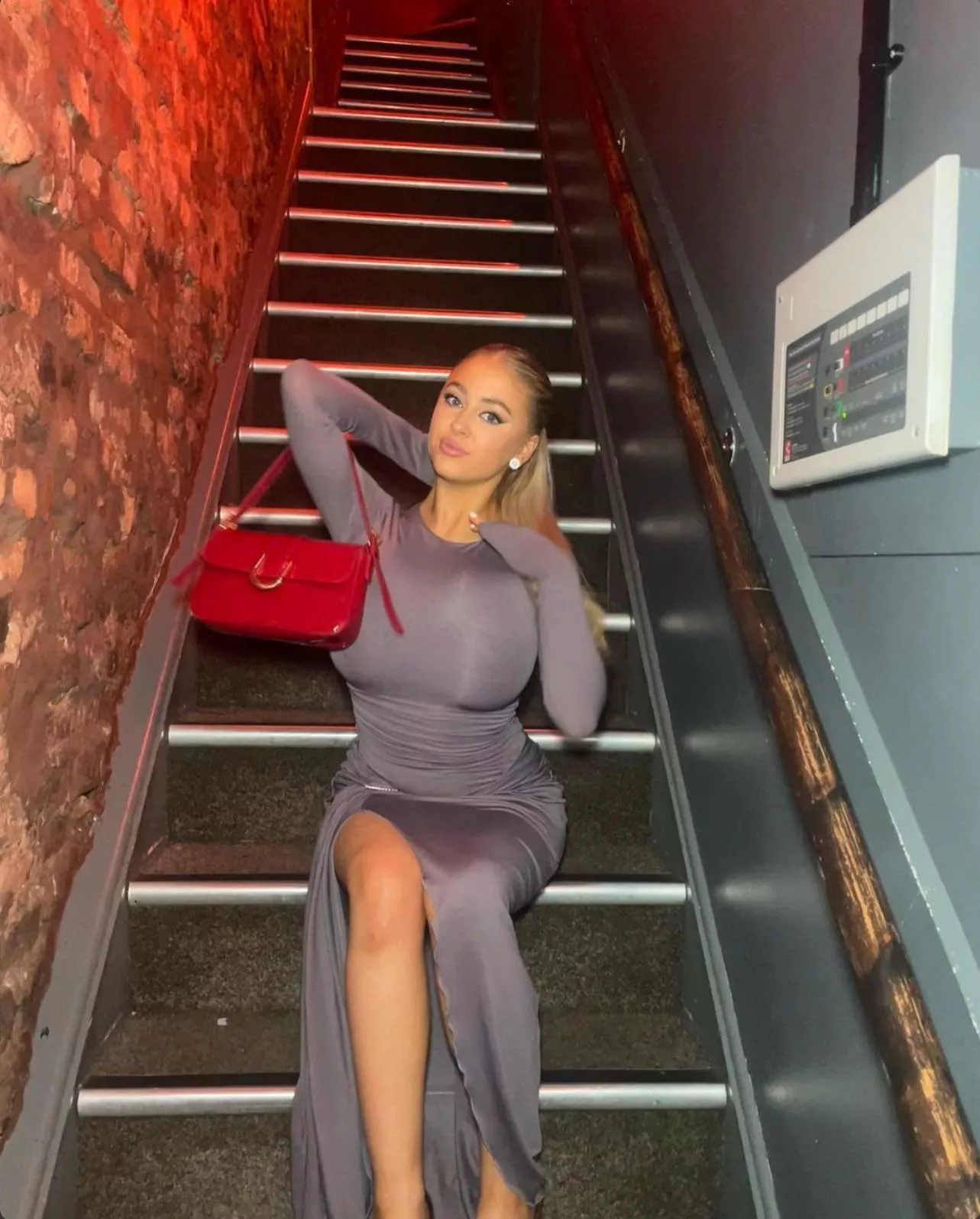 dress can’t contain