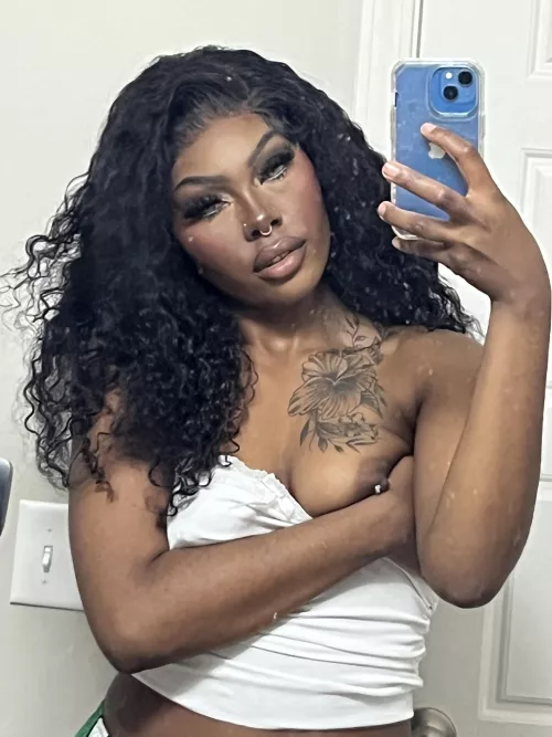 I love my eyelashes (my mirror is dirty srry)