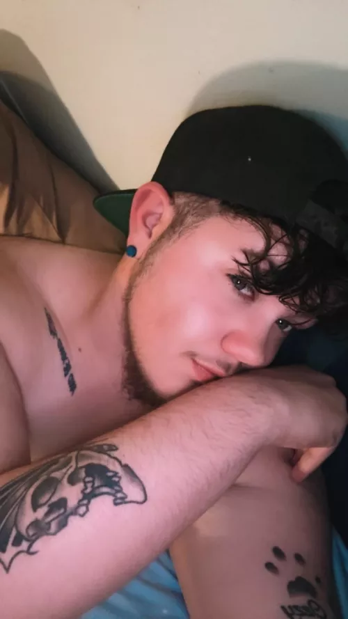 (m21) someone play games w me 🫣