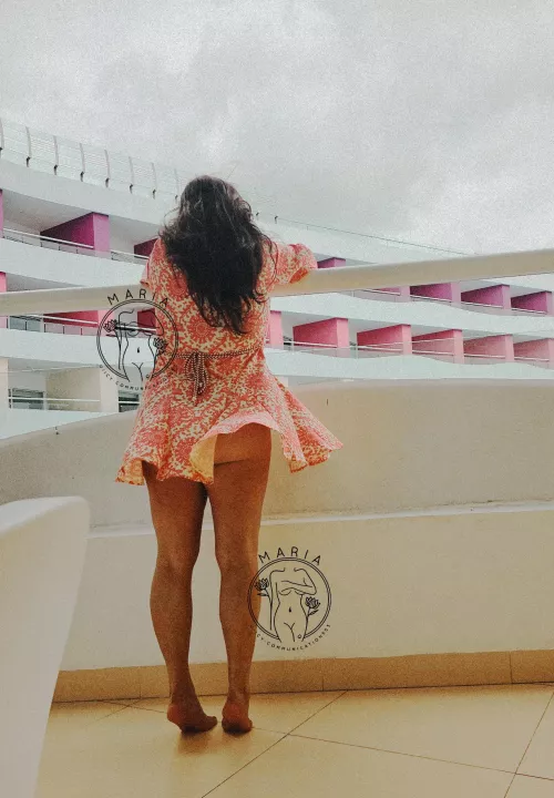 My ass has already been spotted in hotel today 😝 (f)