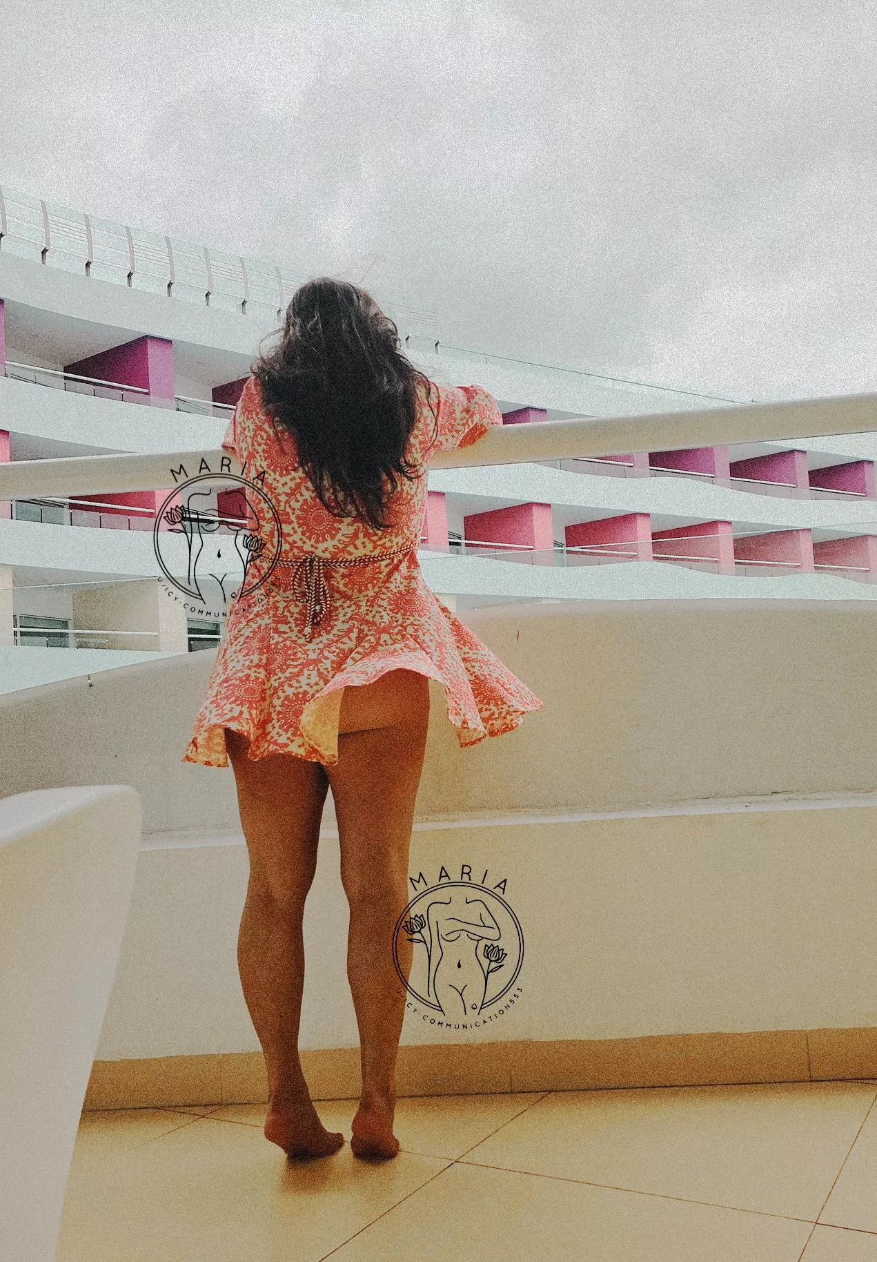 My ass has already been spotted in hotel today 😝 (f)