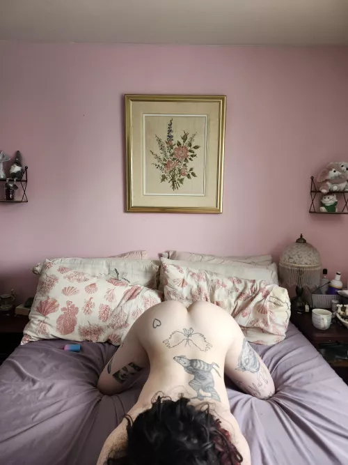 POV : im sucking you off while you get to look at my ass, youre welcome 🥰