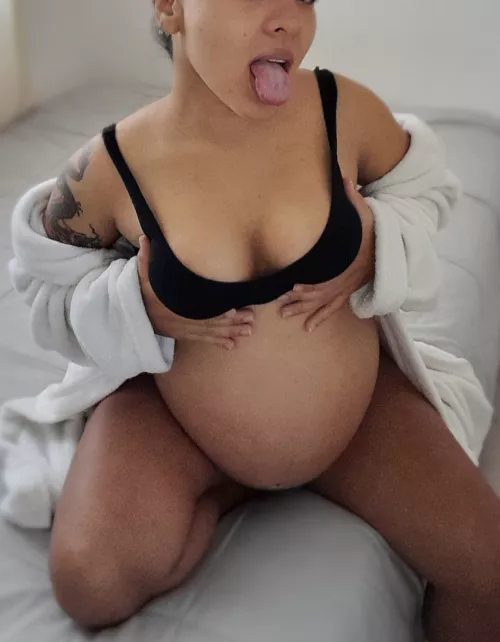Would you fuck me if you had me in front of you?  Say yes if you want to receive my pregnant Latina nudes
